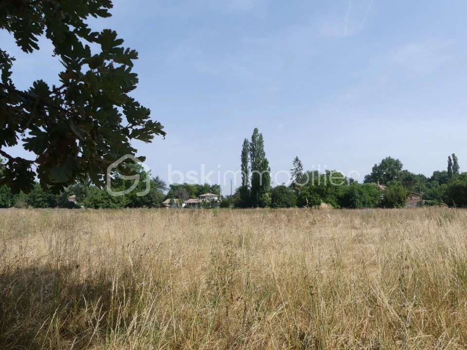 Terrain de 816 m²
